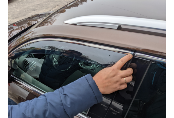 Дефлектори HAVOC накладні для VW Tiguan 2016 -> з Хромованим Молдингом