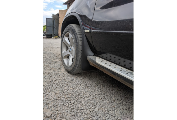 Бризковики для BMW X5 E53 2000-2007 з порогами